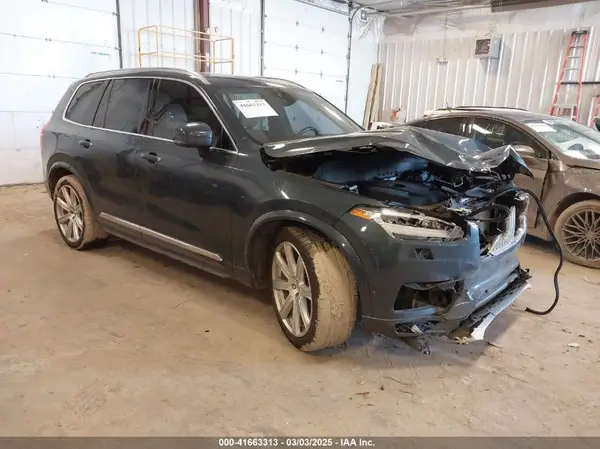 YV4A22PLXJ1344826 2018 VOLVO XC90 - Image 1