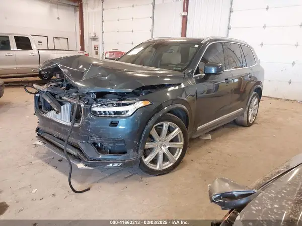 YV4A22PLXJ1344826 2018 VOLVO XC90 - Image 2