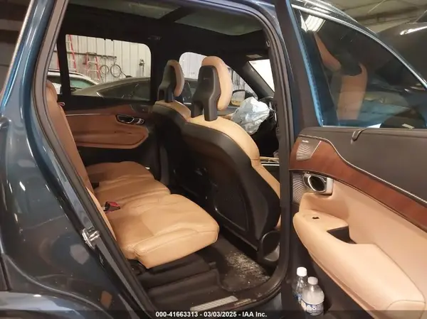 YV4A22PLXJ1344826 2018 VOLVO XC90 - Image 8