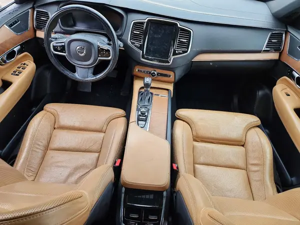 YV4A22PLXJ1347953 2018 VOLVO XC90 - Image 8