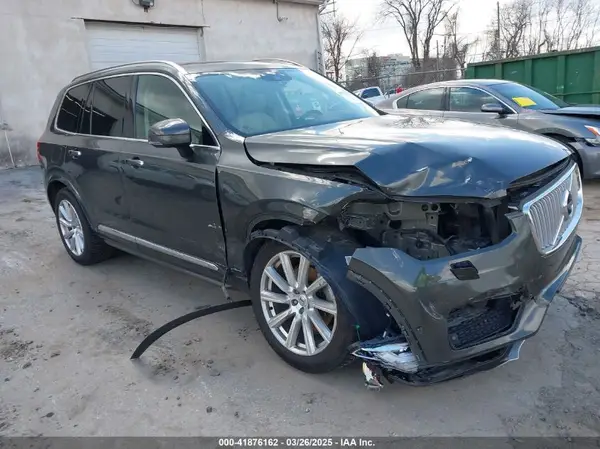 YV4A22PLXJ1359732 2018 VOLVO XC90 - Image 1