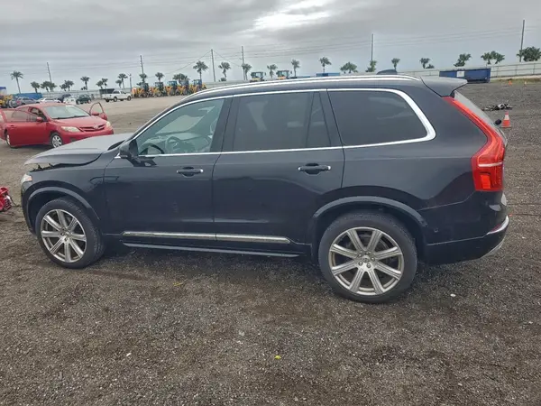 YV4A22PLXJ1360833 2018 VOLVO XC90 - Image 2