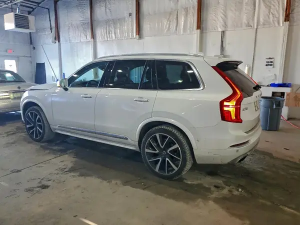 YV4A22PLXK1418229 2019 VOLVO XC90 - Image 2