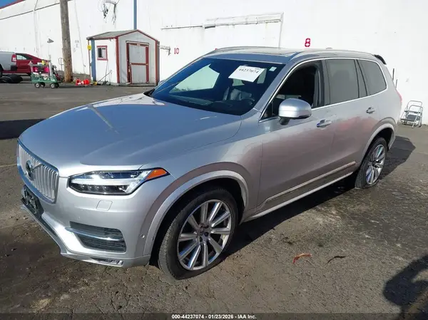 YV4A22PLXK1445026 2019 VOLVO XC90 - Image 2