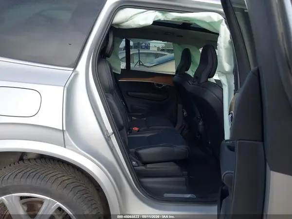 YV4A22PLXK1466488 2019 VOLVO XC90 - Image 8