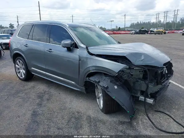 YV4A22PLXK1513616 2019 VOLVO XC90 - Image 1