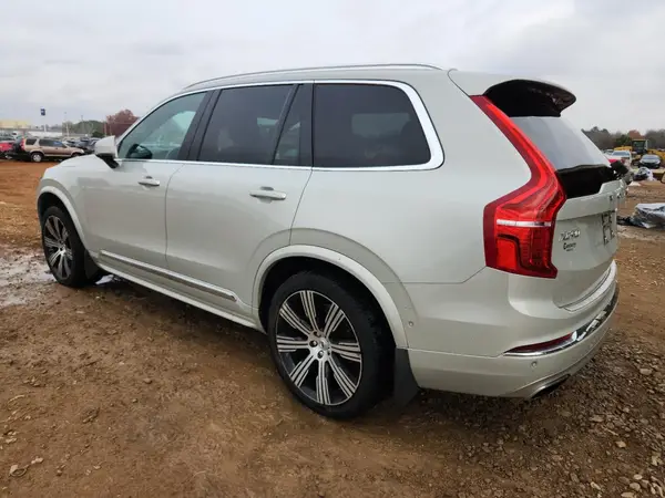 YV4A22PLXM1682182 2021 VOLVO XC90 - Image 2