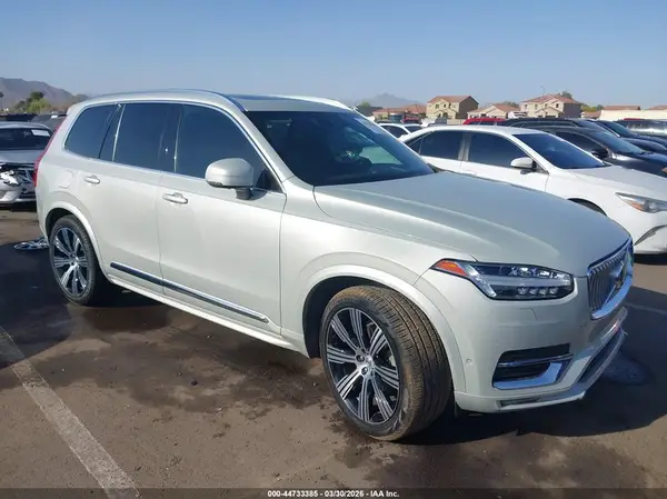 YV4A22PLXM1710837 2021 VOLVO XC90 - Image 1