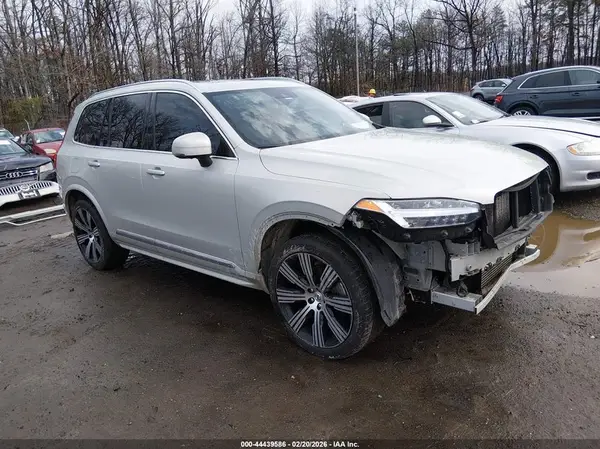 YV4A22PLXN1793784 2022 VOLVO XC90 - Image 1