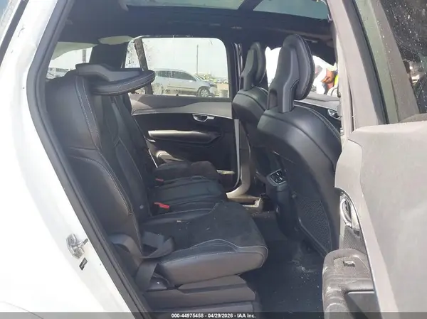 YV4A22PM0H1174558 2017 VOLVO XC90 - Image 8
