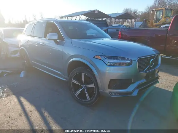 YV4A22PM0K1490498 2019 VOLVO XC90 - Image 1