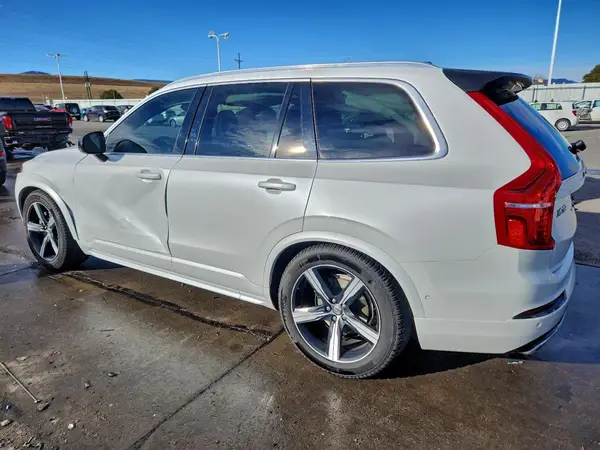 YV4A22PM1K1443979 2019 VOLVO XC90 - Image 2