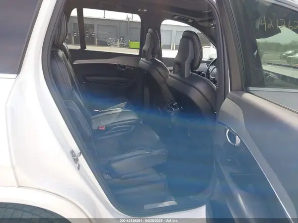 YV4A22PM2G1050192 2016 VOLVO XC90 - Image 8