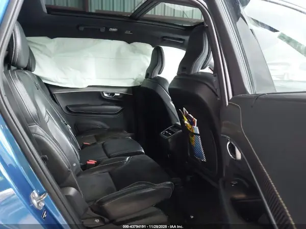 YV4A22PM2K1429041 2019 VOLVO XC90 - Image 8