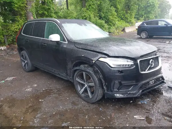 YV4A22PM3J1215738 2018 VOLVO XC90 - Image 1