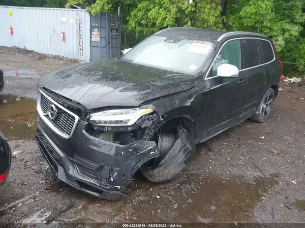 YV4A22PM3J1215738 2018 VOLVO XC90 - Image 2