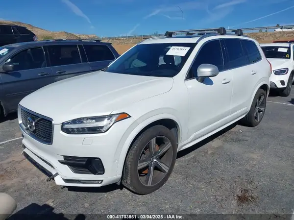 YV4A22PM3K1418016 2019 VOLVO XC90 - Image 2