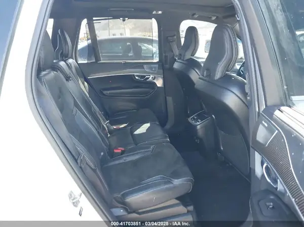 YV4A22PM3K1418016 2019 VOLVO XC90 - Image 8