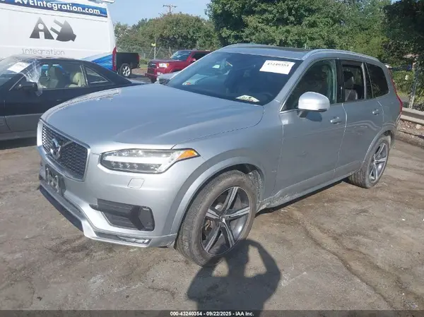 YV4A22PM5G1037971 2016 VOLVO XC90 - Image 2