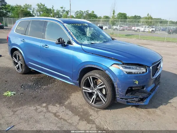 YV4A22PM5K1429793 2019 VOLVO XC90 - Image 1