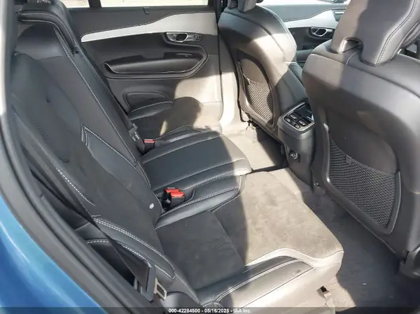 YV4A22PM5K1429793 2019 VOLVO XC90 - Image 8