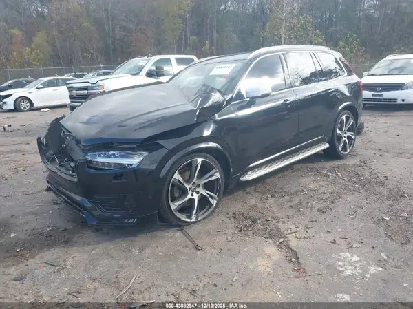 YV4A22PM5K1448778 2019 VOLVO XC90 - Image 2