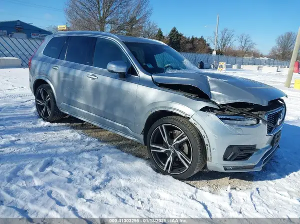 YV4A22PM5K1469243 2019 VOLVO XC90 - Image 1