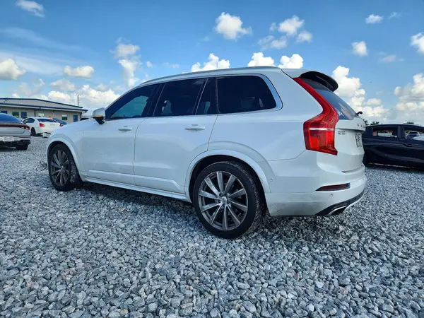 YV4A22PM5K1473809 2019 VOLVO XC90 - Image 2