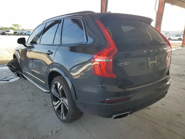 YV4A22PM5M1673950 2021 VOLVO XC90 - Image 2