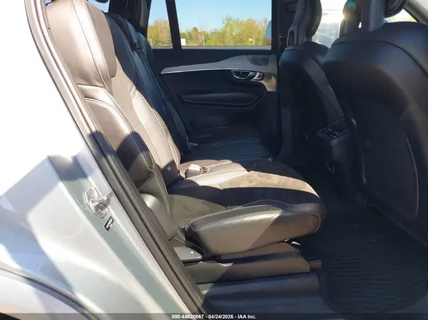 YV4A22PM6G1035680 2016 VOLVO XC90 - Image 8