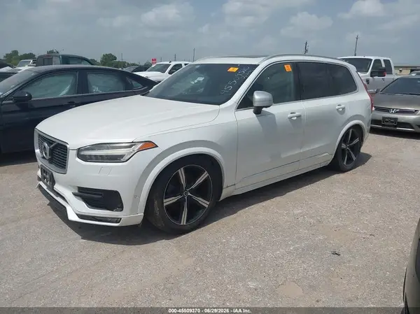 YV4A22PM6G1055427 2016 VOLVO XC90 - Image 2