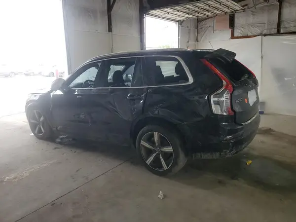 YV4A22PM6H1155237 2017 VOLVO XC90 - Image 2