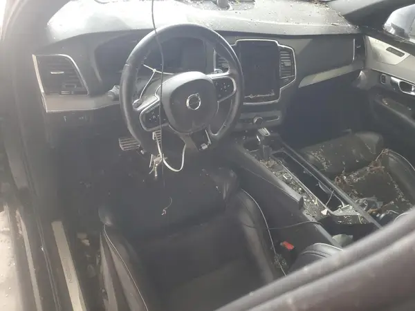 YV4A22PM6H1155237 2017 VOLVO XC90 - Image 8