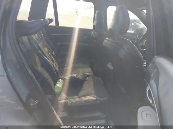 YV4A22PM6J1361695 2018 VOLVO XC90 - Image 8