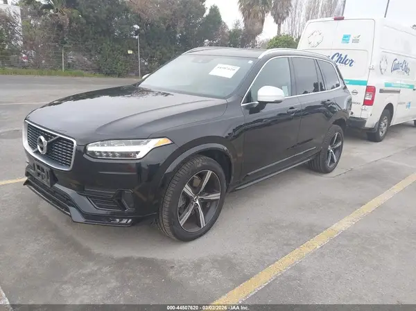 YV4A22PM6K1511970 2019 VOLVO XC90 - Image 2