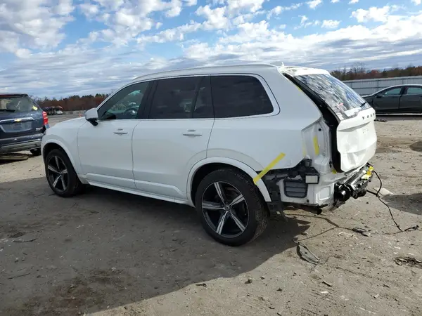 YV4A22PM7G1048485 2016 VOLVO XC90 - Image 2