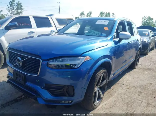 YV4A22PM7J1321092 2018 VOLVO XC90 - Image 2