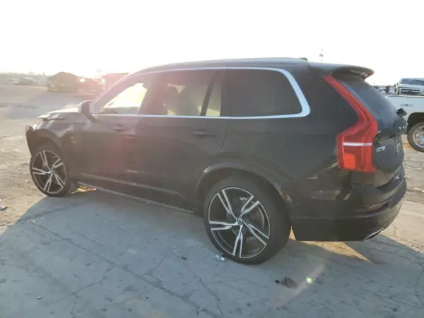 YV4A22PM7K1462374 2019 VOLVO XC90 - Image 2