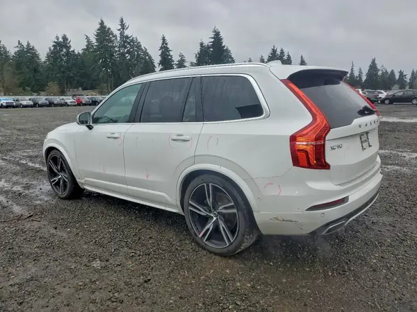 YV4A22PM8K1437029 2019 VOLVO XC90 - Image 2
