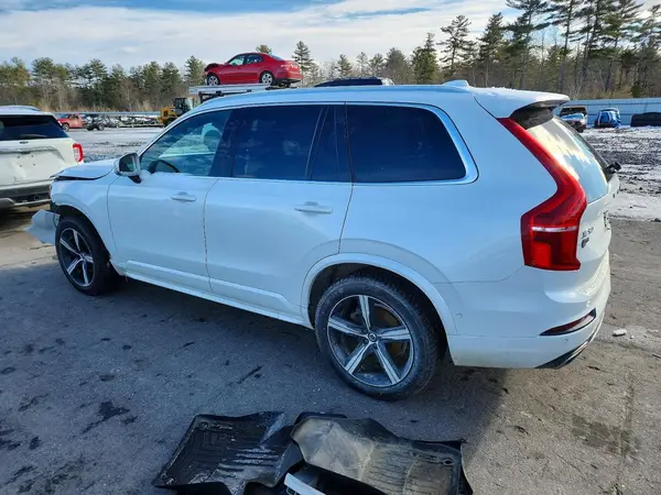 YV4A22PM8K1512408 2019 VOLVO XC90 - Image 2