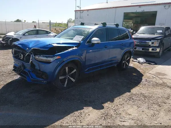 YV4A22PMXH1130180 2017 VOLVO XC90 - Image 2