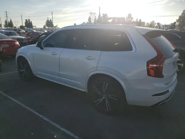 YV4A22PMXK1454785 2019 VOLVO XC90 - Image 2