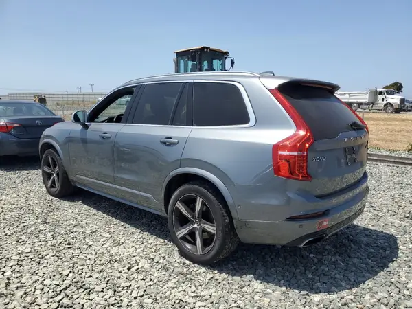 YV4A22PMXK1470064 2019 VOLVO XC90 - Image 2