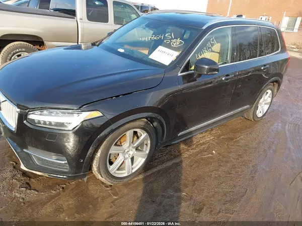 YV4A22PN8G1004147 2016 VOLVO XC90 - Image 2