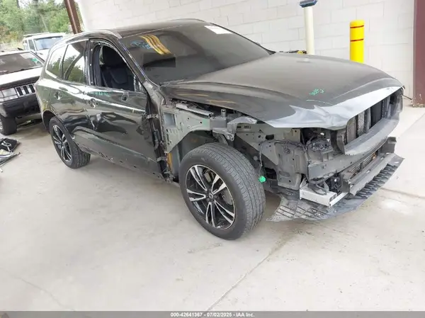 YV4A22RK0J1093397 2018 VOLVO XC60 - Image 1