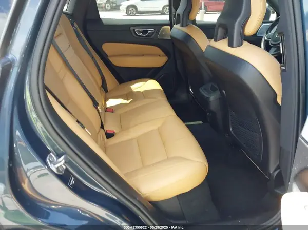 YV4A22RK1J1084885 2018 VOLVO XC60 - Image 8