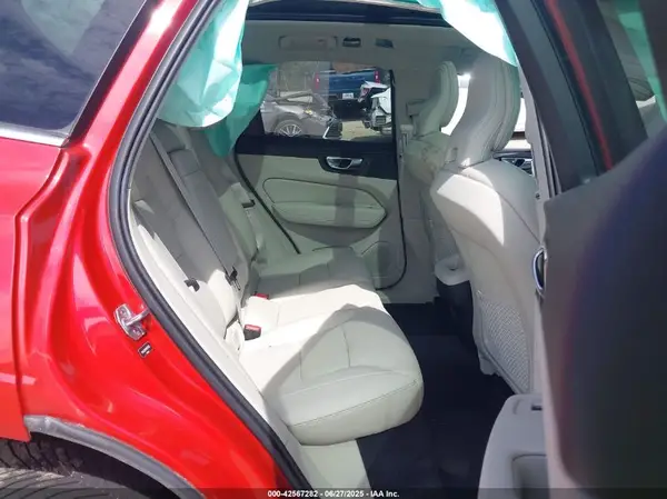 YV4A22RK1M1747652 2021 VOLVO XC60 - Image 8