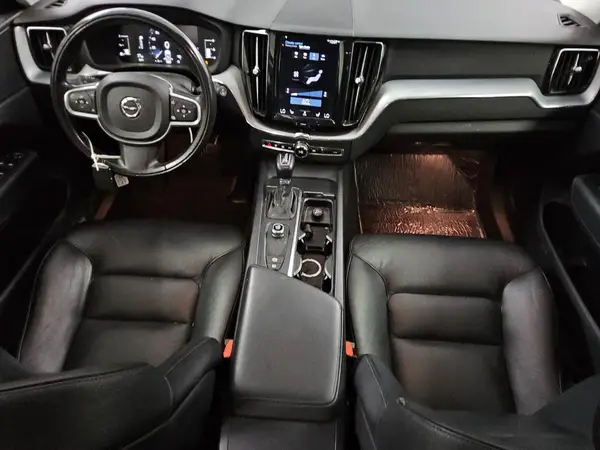 YV4A22RK2J1001576 2018 VOLVO XC60 - Image 8