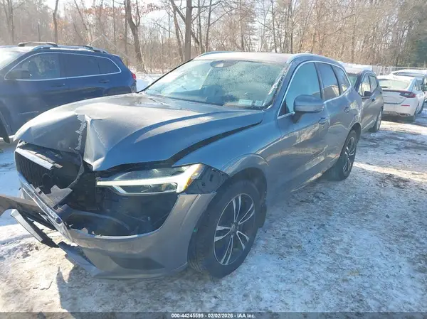 YV4A22RK2J1022010 2018 VOLVO XC60 - Image 2