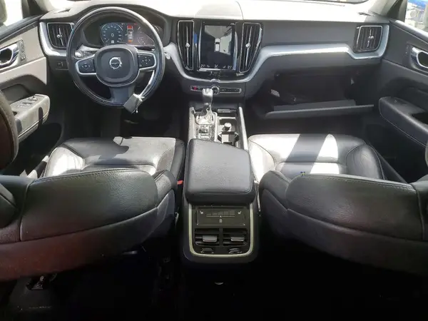 YV4A22RK3J1027216 2018 VOLVO XC60 - Image 8
